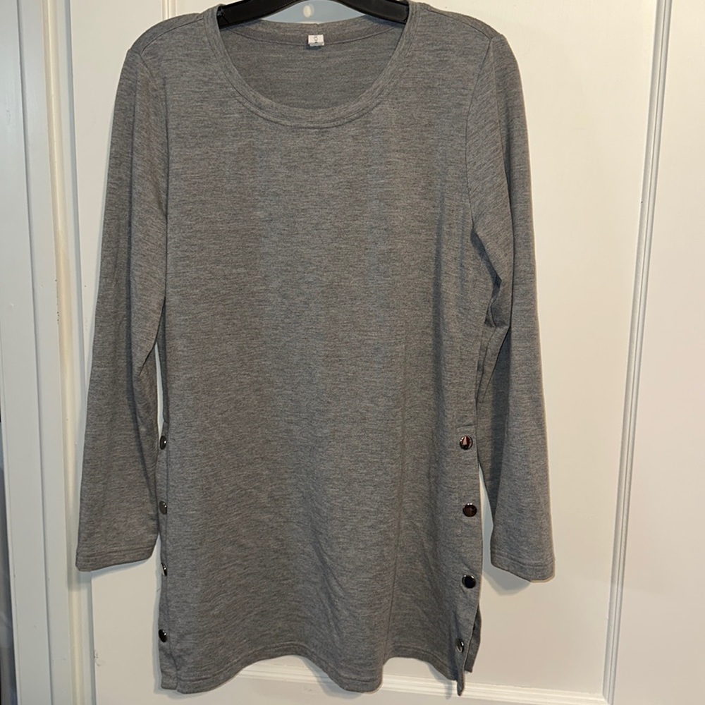 Ideology Crew Neck Long Gray Shirt With 4 Button Snaps Down Both Sides Size L
